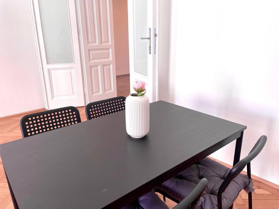 Brand New Spacious & Stylish Aptmt In City-centre Apartment Wien
